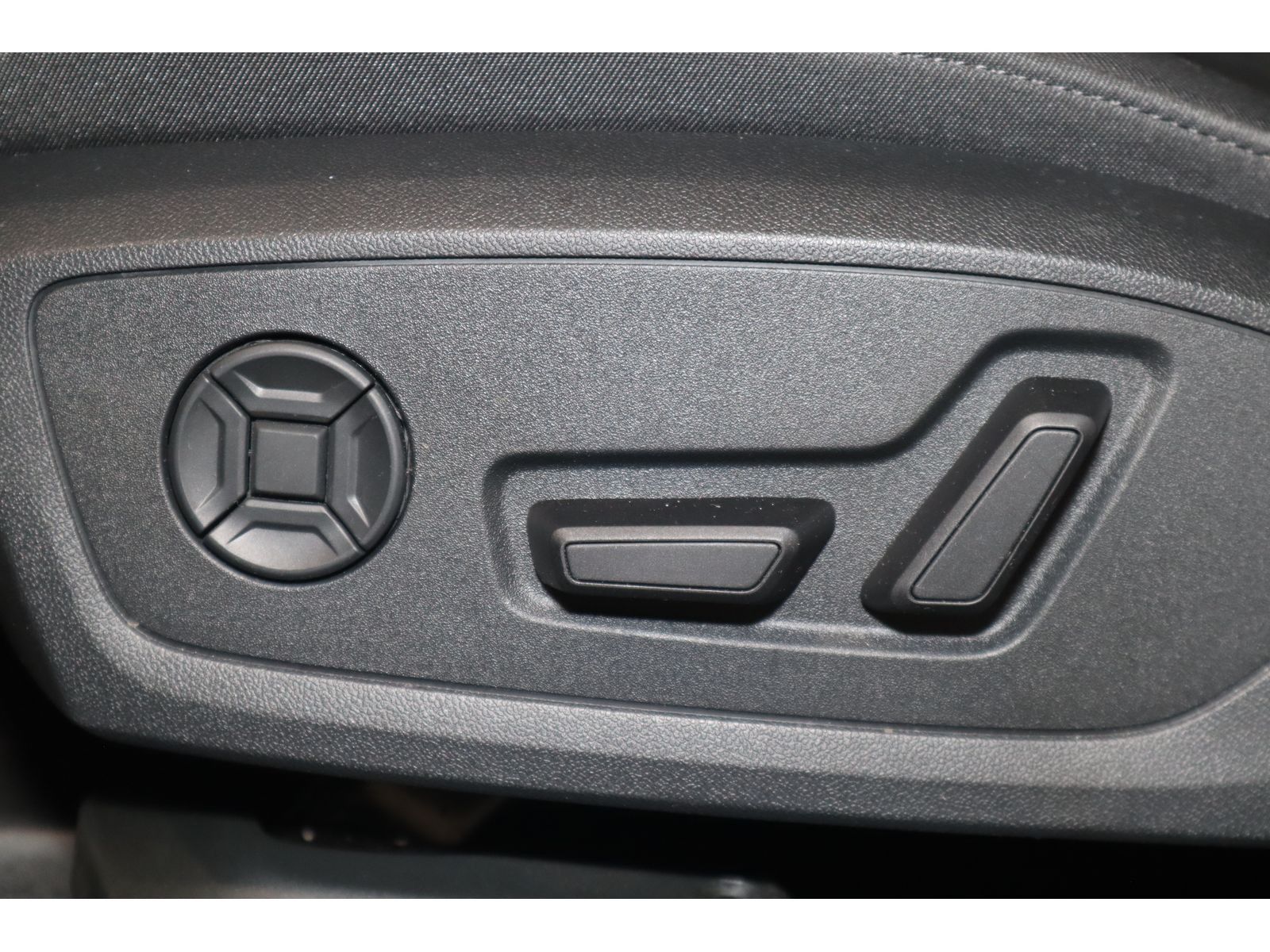 “Audi A3 Limousine 30 TFSI S line” - Samsaru's Car Outlet