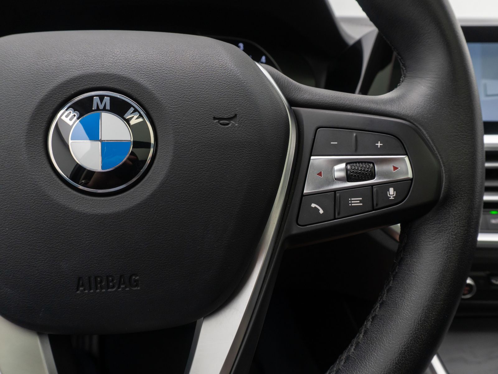 BMW 320d SportLine - Samsaru's Car Outlet