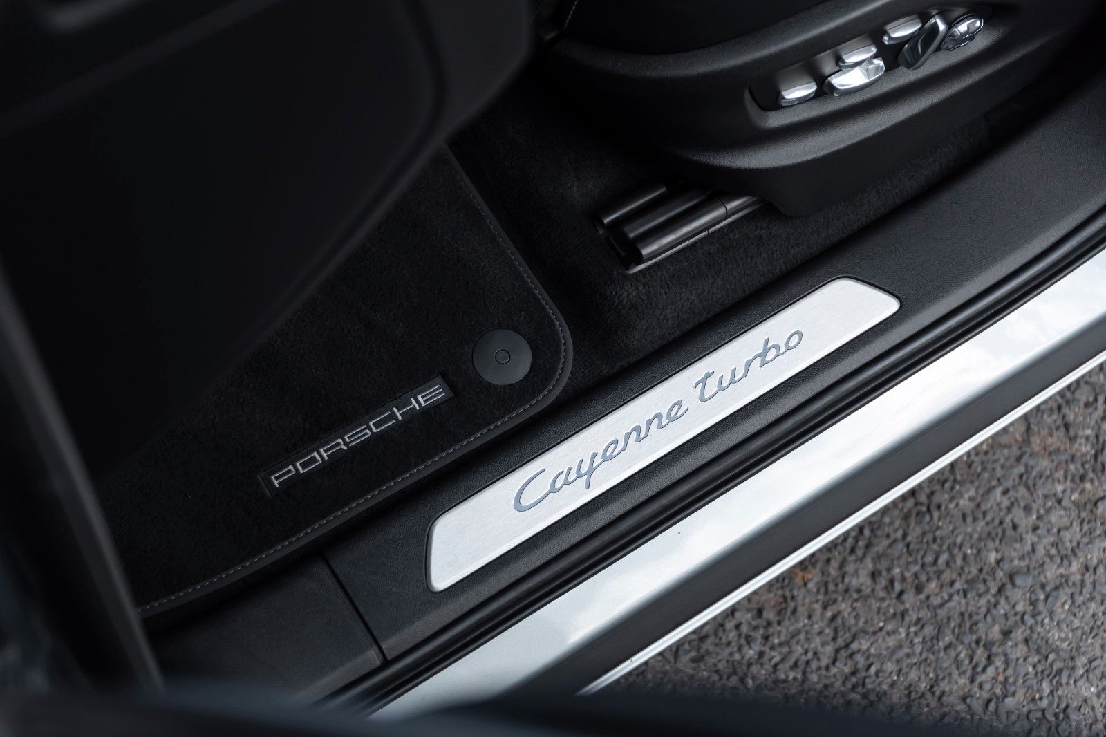 Porsche CAYENNE TURBO SPORT DESIGN HUD PCCB APPROVED