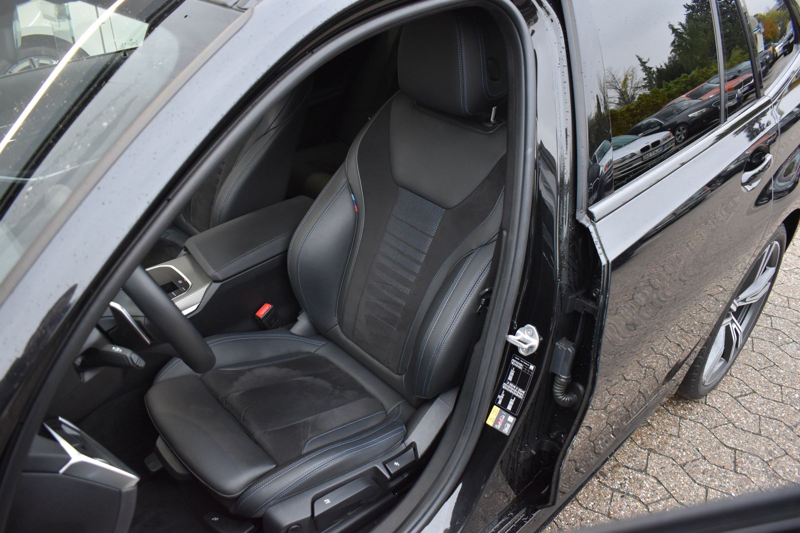 BMW 330e Touring M Sport - Samsaru's Car Outlet