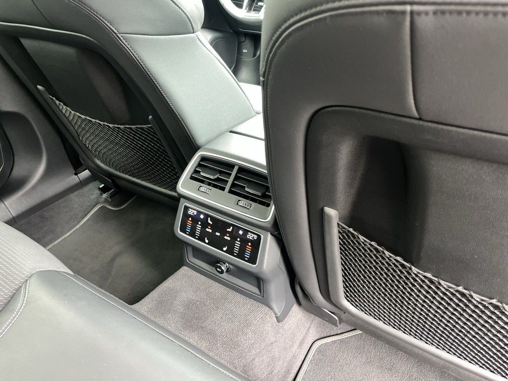 Audi A6 Avant 55 TFSI e quattro 2x S line Matrix AHK