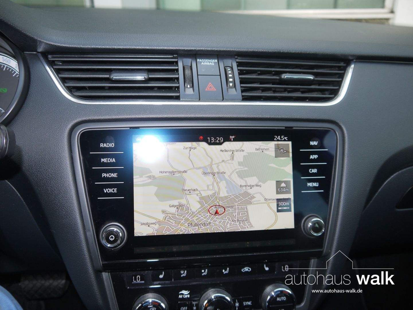 Skoda Octavia Combi 1.5 TSI DSG Style - Samsaru's Car Outlet