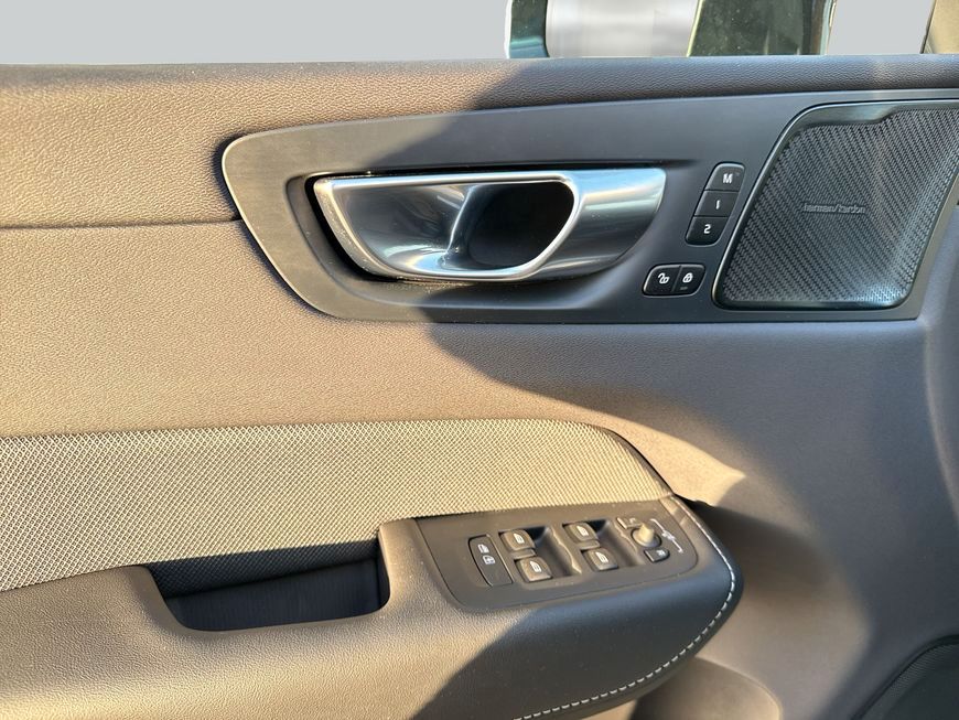 Volvo XC60 T6 AWD Plug-in Hybrid Plus Dark