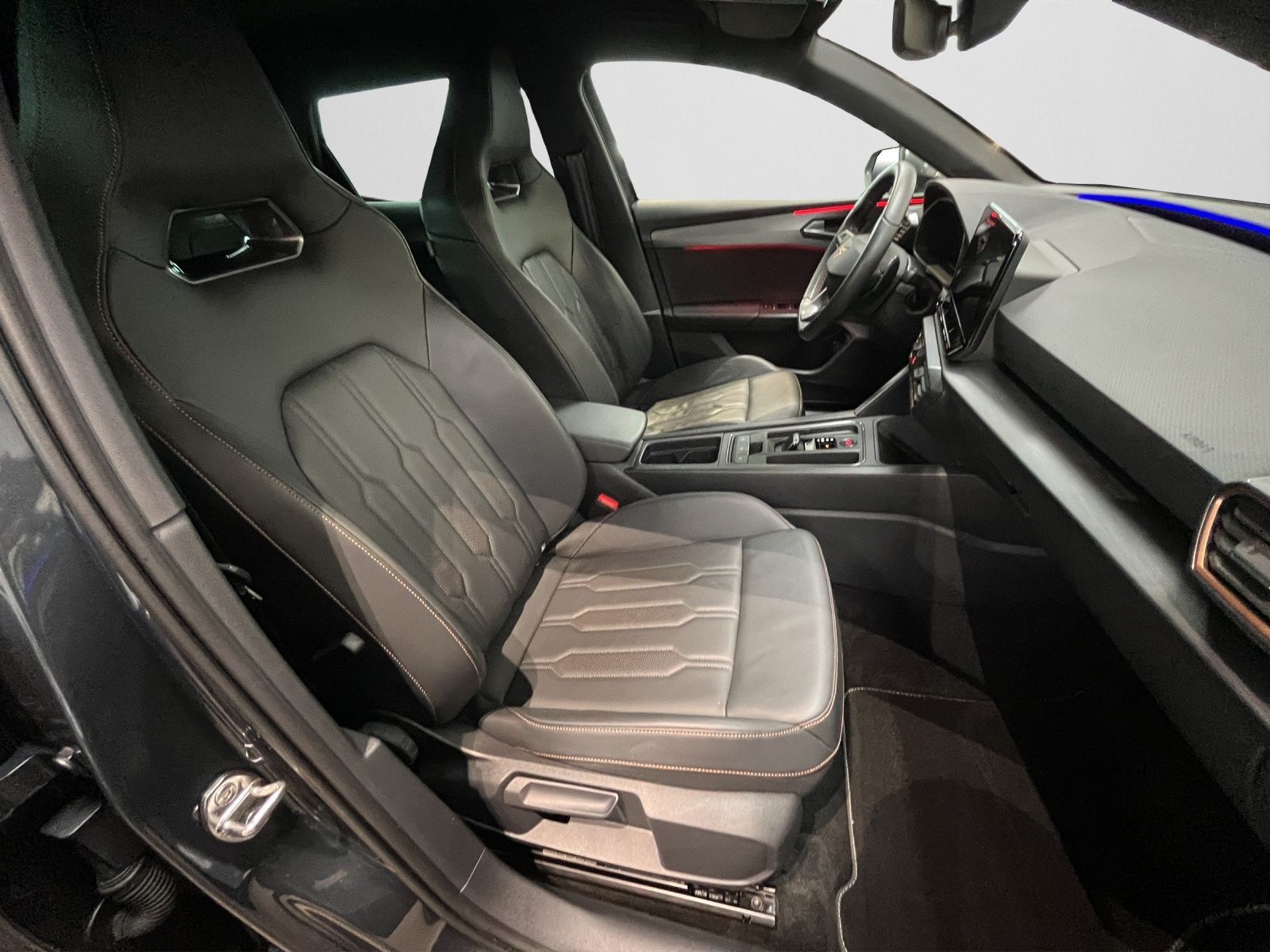 Cupra Leon Sportstourer VZ 1.4 e-Hybrid DSG - Samsaru's Car Outlet