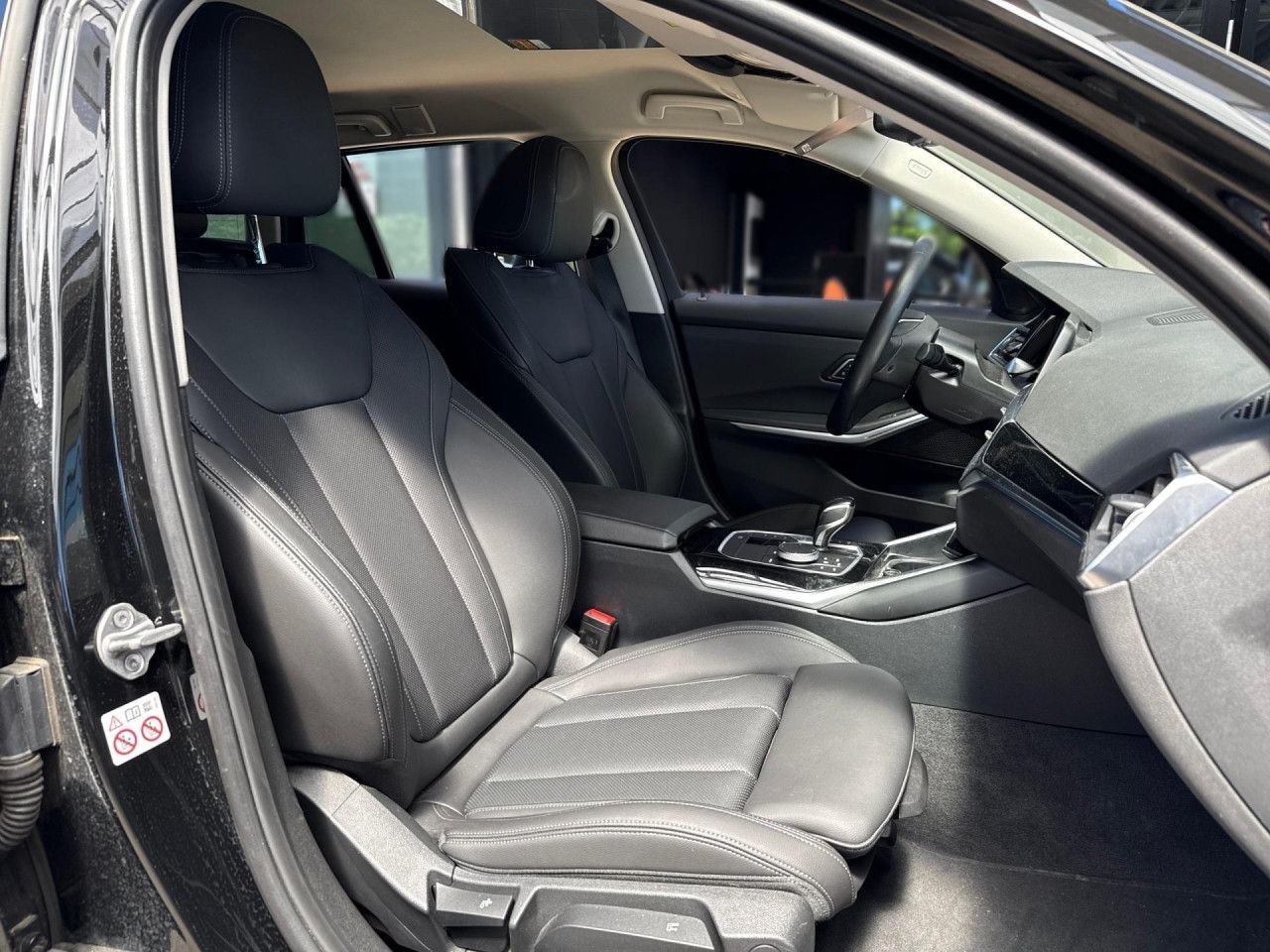 BMW 320e Sport Line - Samsaru's Car Outlet