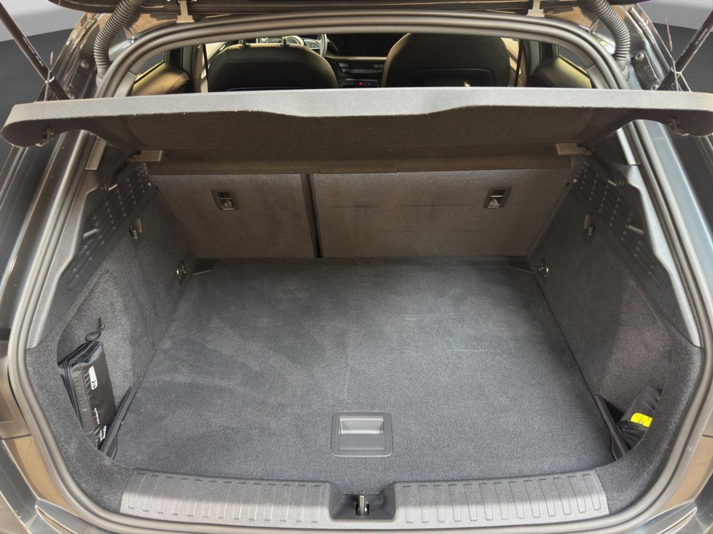 Audi A3 Sportback 35 1.5 TFSI advanced Alu LED AHK Sm