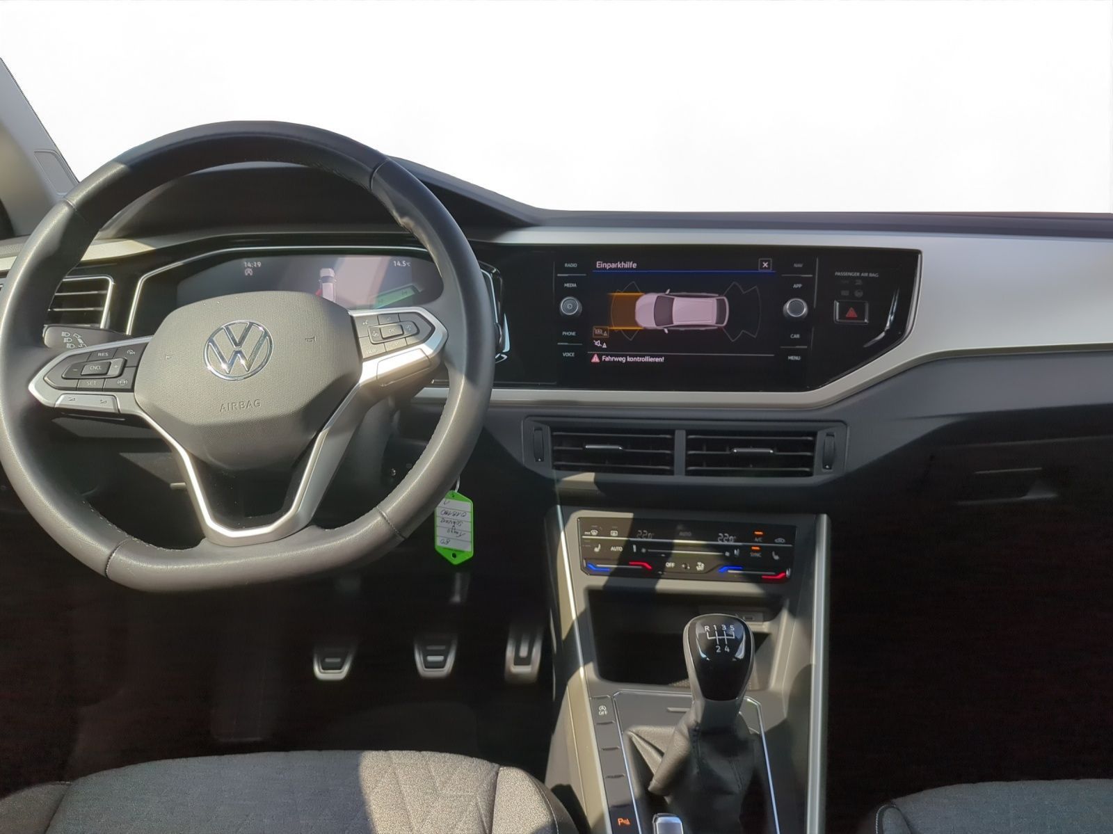 Volkswagen Taigo 1.0 TSI Life - Samsaru's Car Outlet