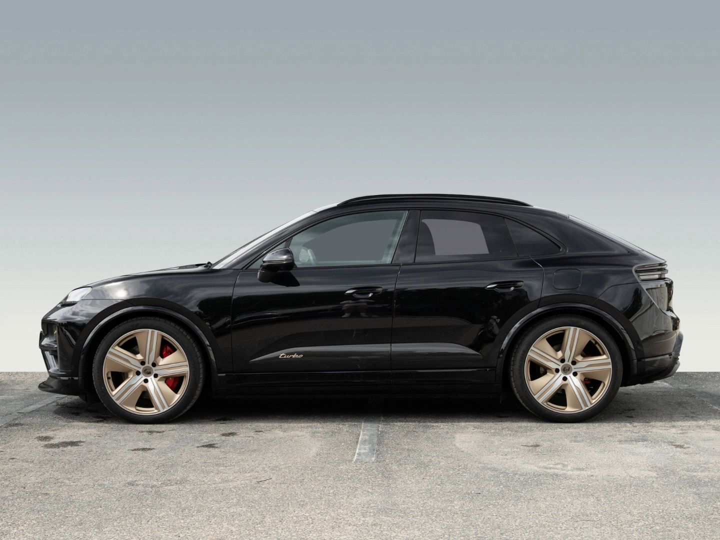Porsche Macan Turbo Burmester AHK AR HUD Surround View