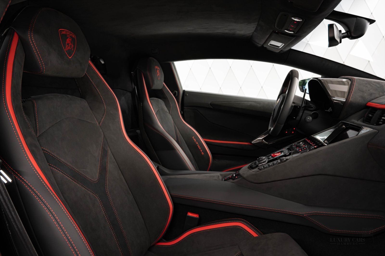 Lamborghini Aventador Ultimae - Samsaru's Car Outlet