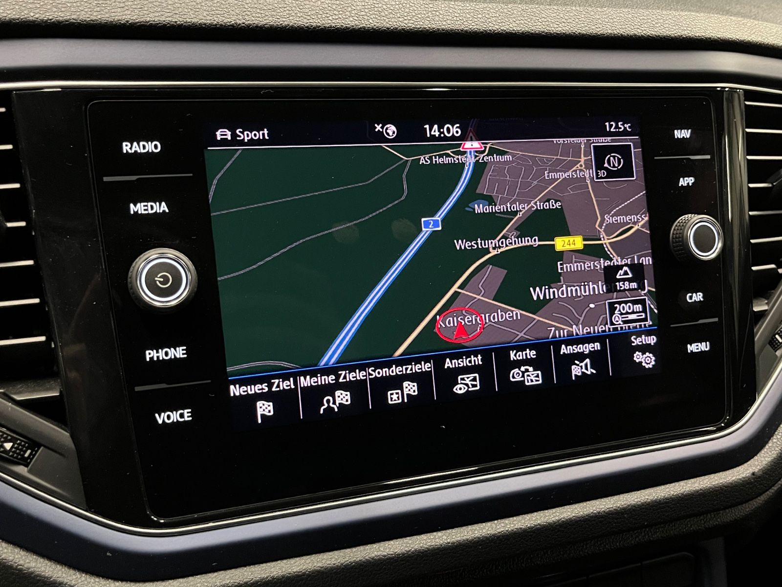 Volkswagen T-Roc 1.5 TSI DSG United - Samsaru's Car Outlet