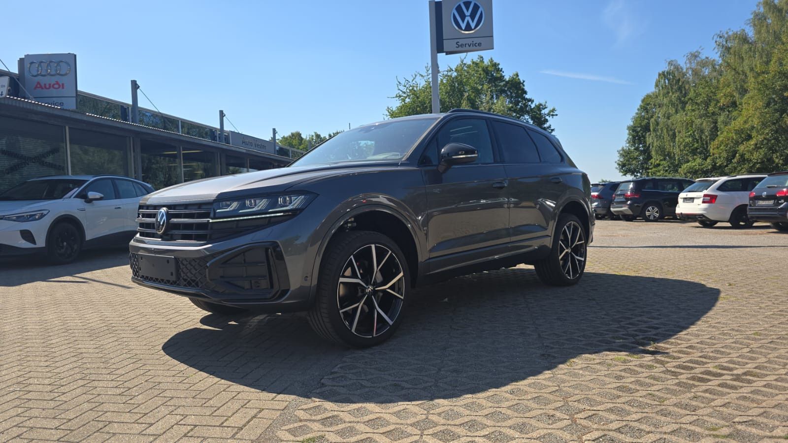 Volkswagen Touareg R-Line FINAL ED. Luft AHK Standh Pan 22"