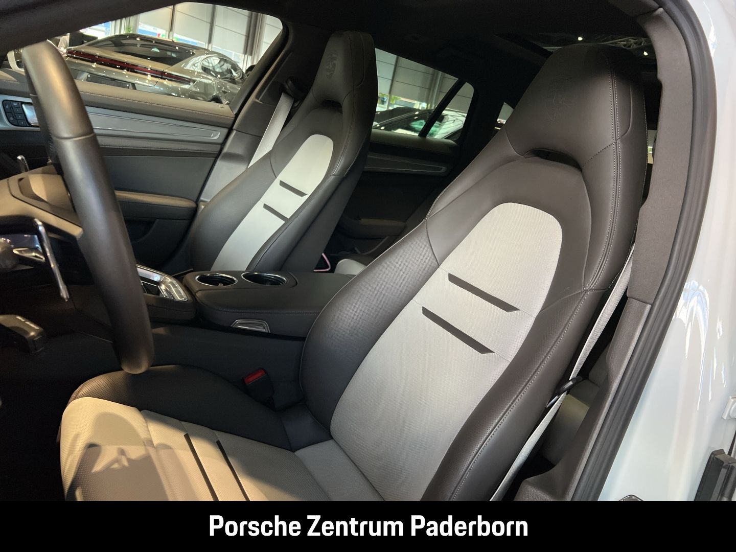 Porsche Panamera 4 E-Hybrid Sport Turismo Platinum Editi