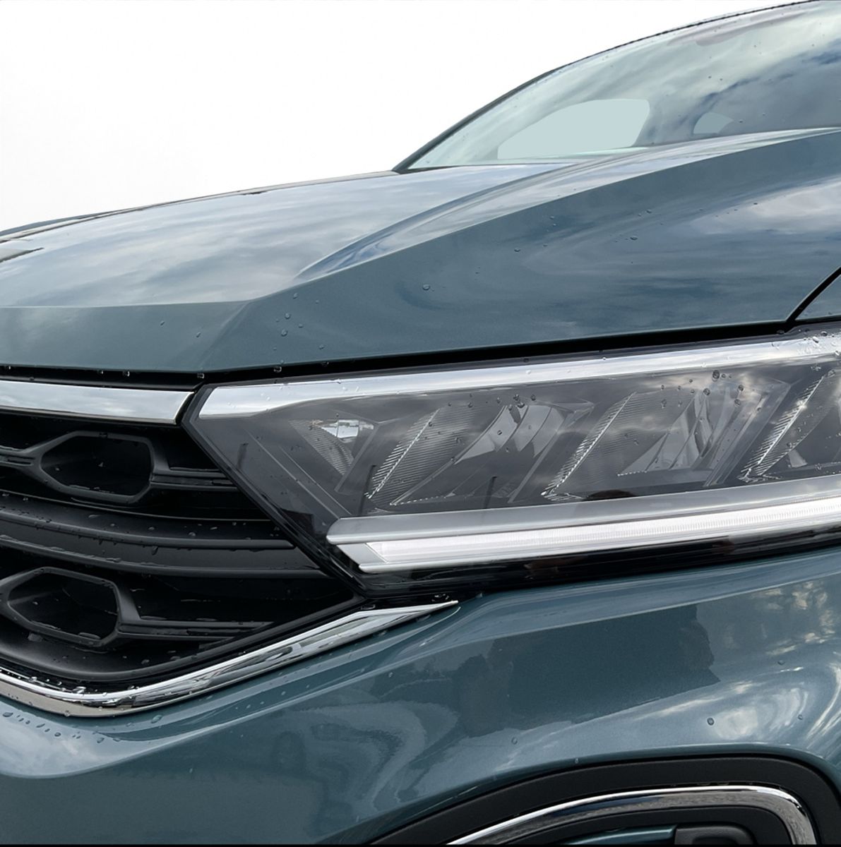 Volkswagen T-Roc 1.0 TSI Life - Samsaru's Car Outlet