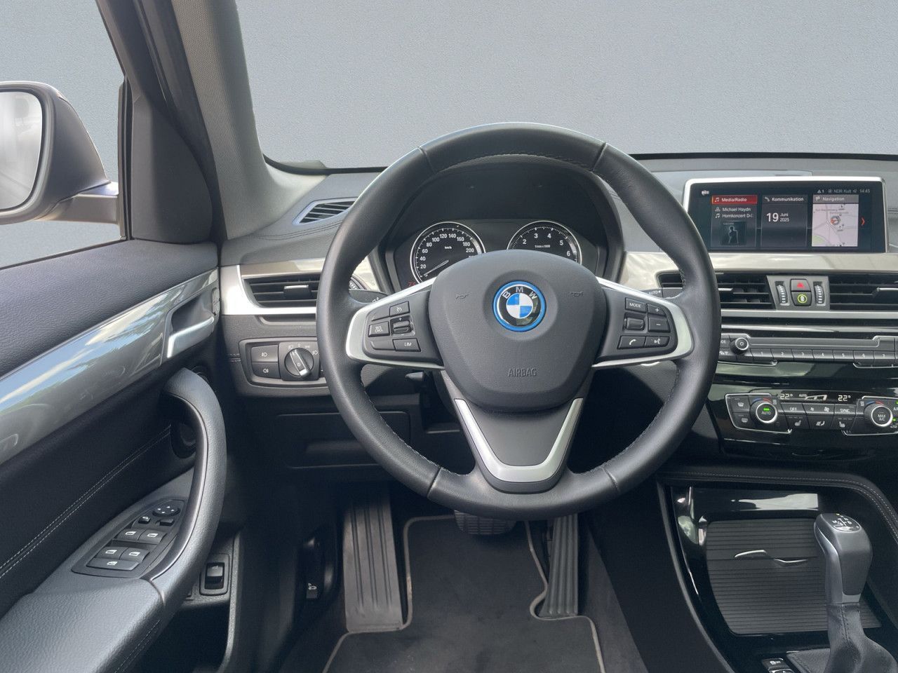 BMW X1 xDrive25e X Line - Samsaru's Car Outlet