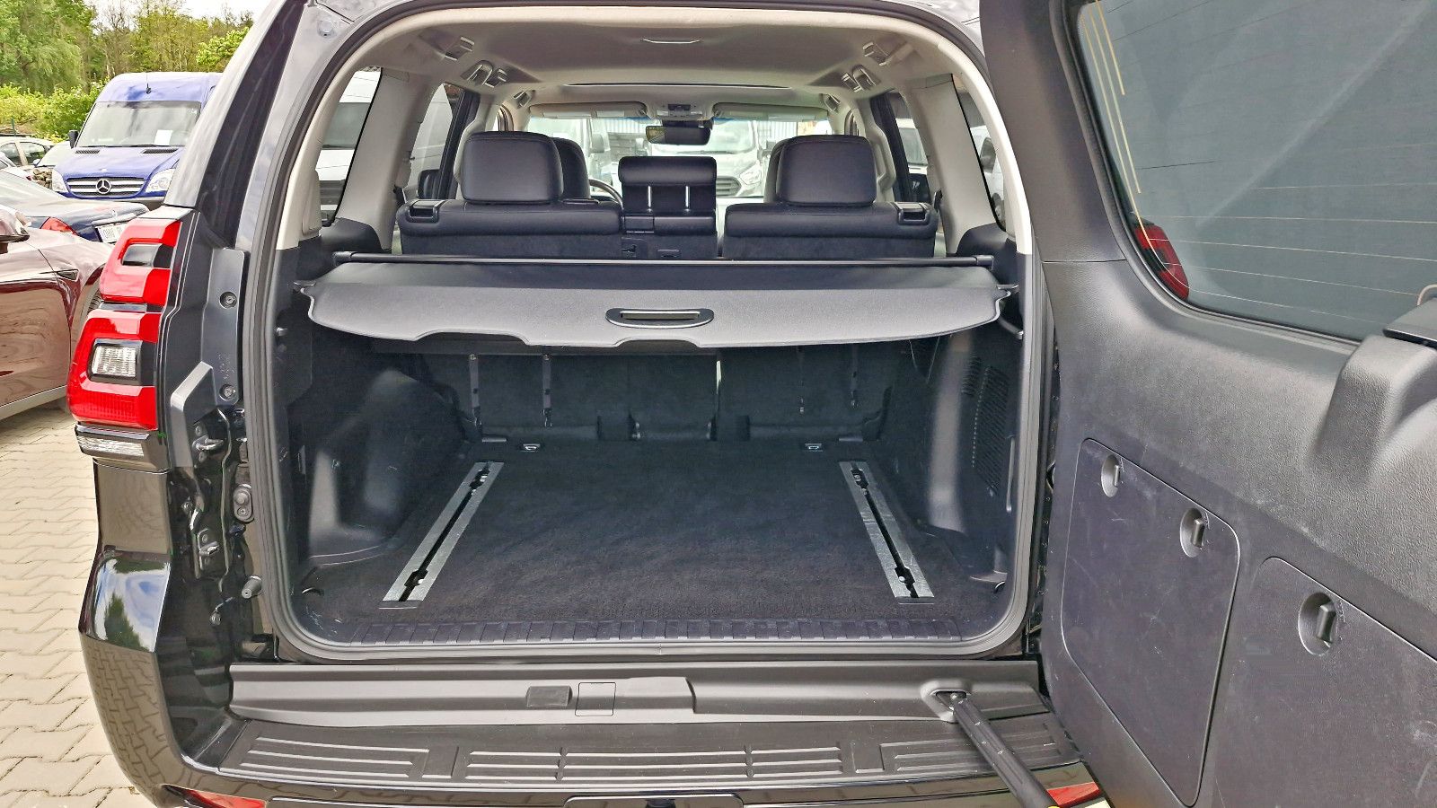 Toyota Land Cruiser TEC-Edition - AHK / Schiebedach