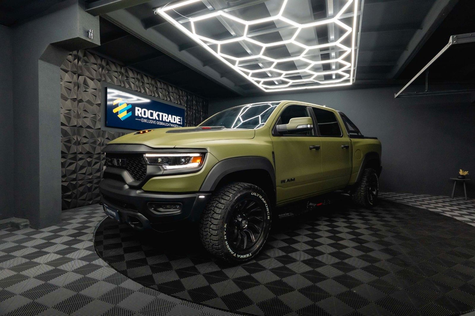Dodge RAM 5.7 V8 HEMI 4x4 LARAMIE OFFROAD TRX Styling