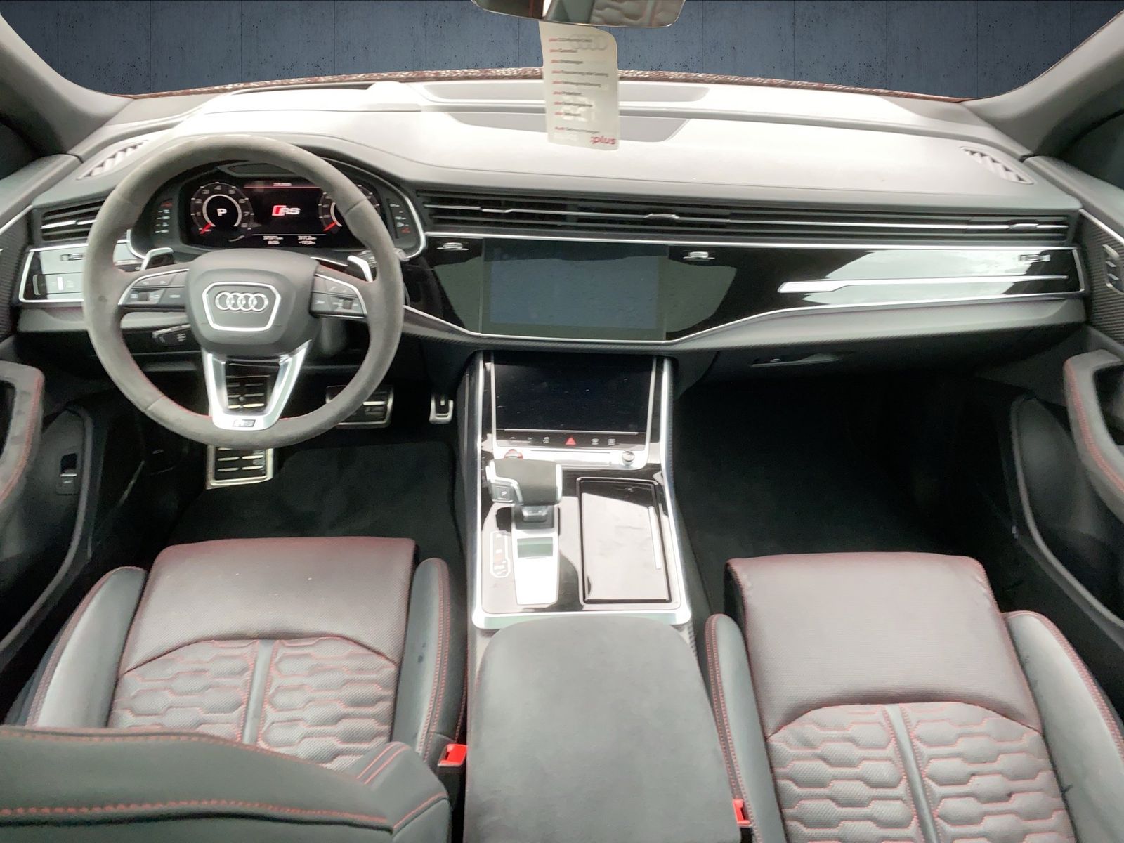 Audi RS Q8 SUV performance tiptr. Vmax305 PANO HUD 23