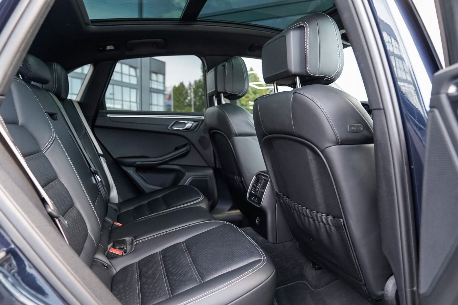 Porsche Macan T - Samsaru's Car Outlet