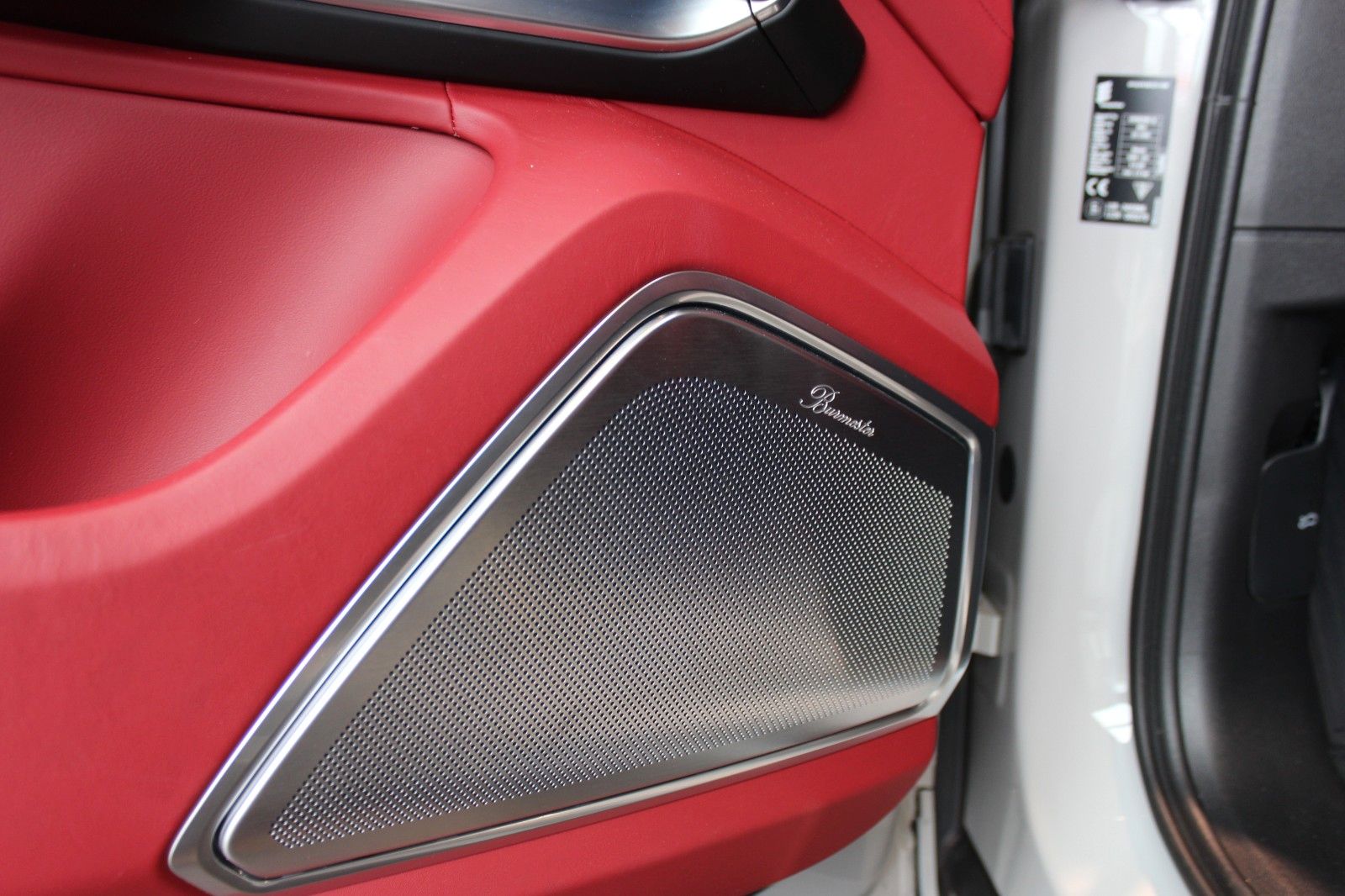 Porsche Cayenne Turbo Sport Design Kreide Approved 201T€