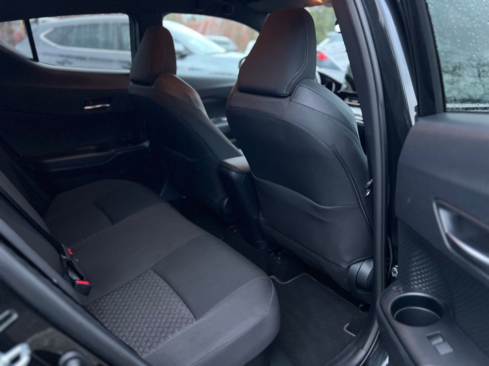 Toyota C-HR 2.0 Hybrid - Samsaru's Car Outlet