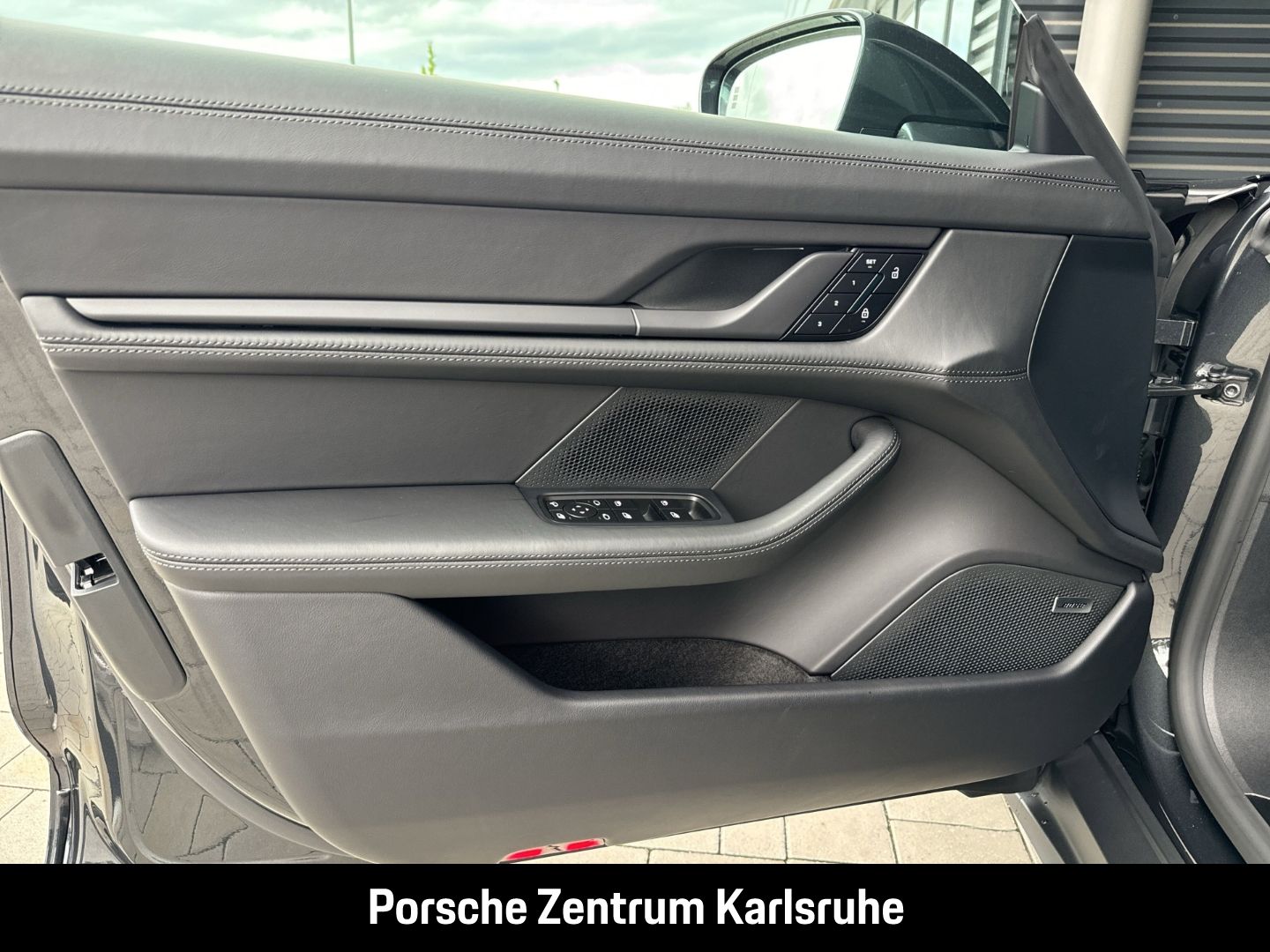 Porsche Taycan 4 Cross Turismo Offroad HA-Lenkung InnoDr