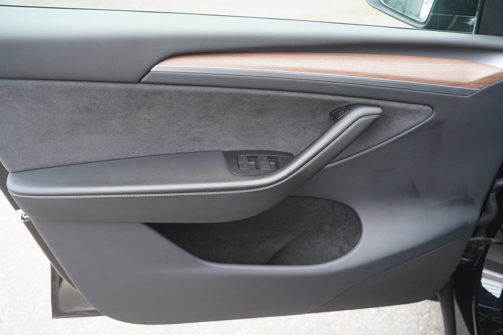 Tesla Model Y Long Range AWD *AHK*Mwst. ausweisbar*