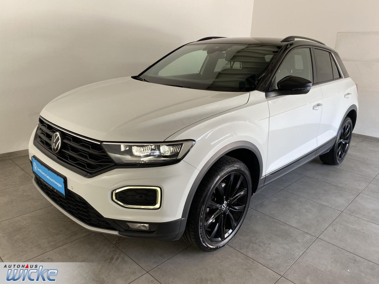 Volkswagen T-Roc 1.5 TSI Style - Samsaru's Car Outlet