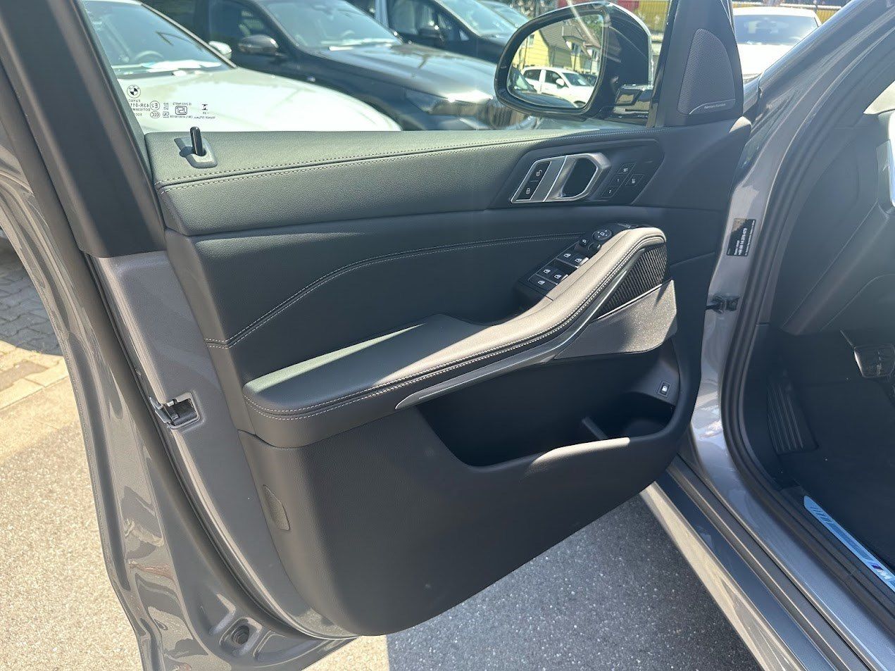 BMW X5 xDrive50e M Sport Pro || 22Z Pano AHK H&K Hea