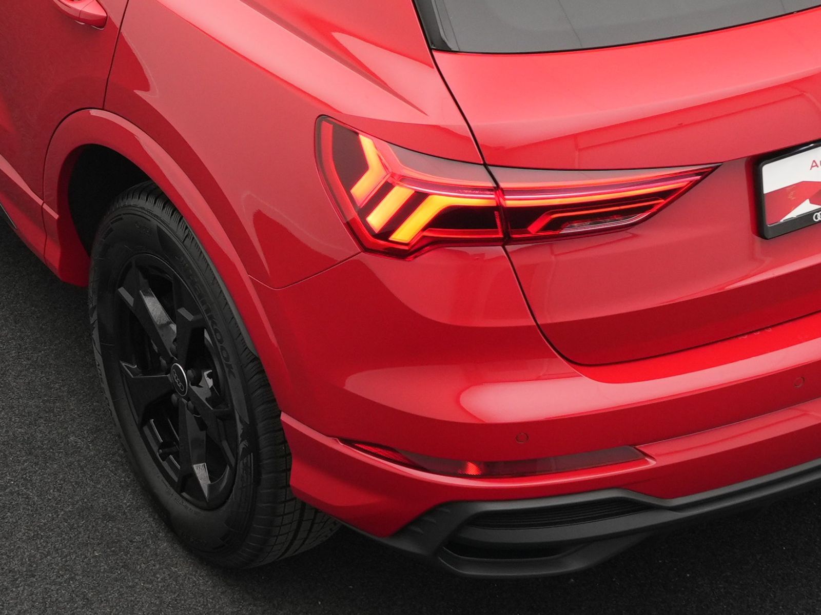 Audi Q3 S line 40 TFSI quattro S tr. *AHK*StdHZ*19''*