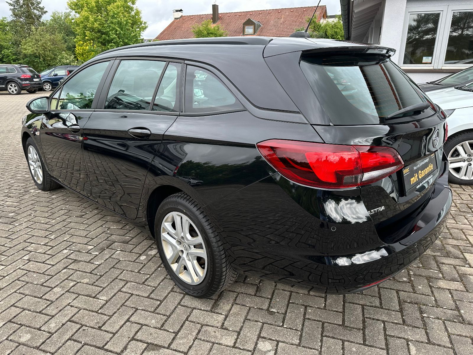 Opel Astra K 1.4 Turbo Sports Tourer Edition - Samsaru's Car Outlet