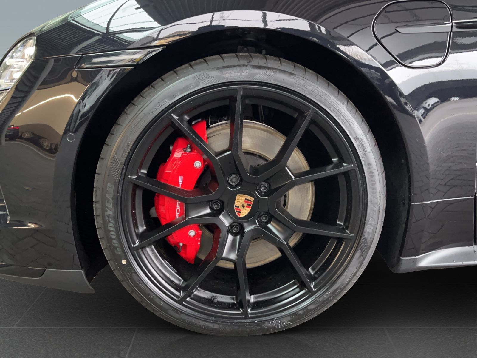 Porsche Taycan GTS - HD Matrix - Pano - Head Up - Chrono
