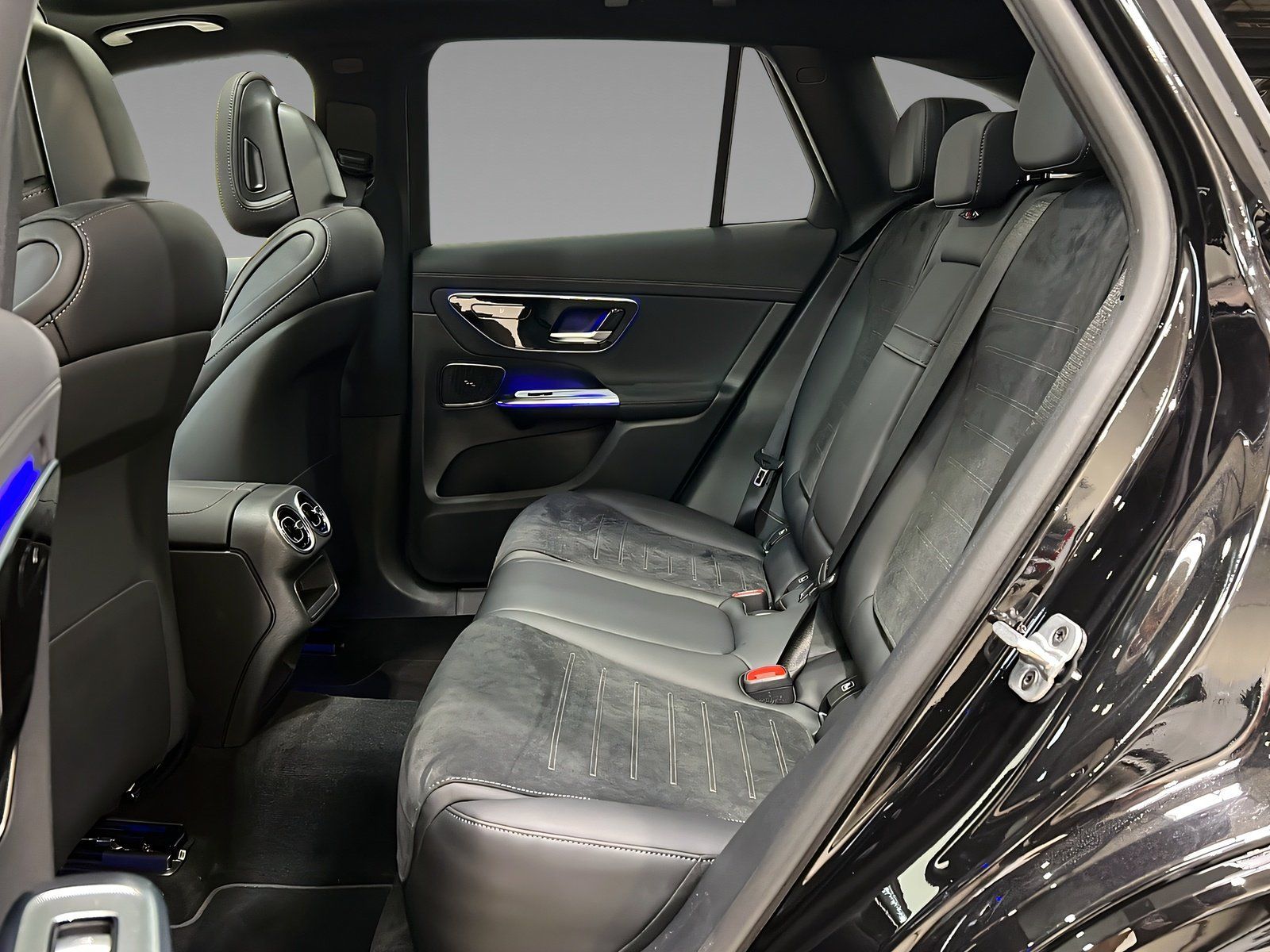 Mercedes-Benz GLC 300 e 4M AMG+NIGHT+Ambi+Pano+TotW+AHK+360°