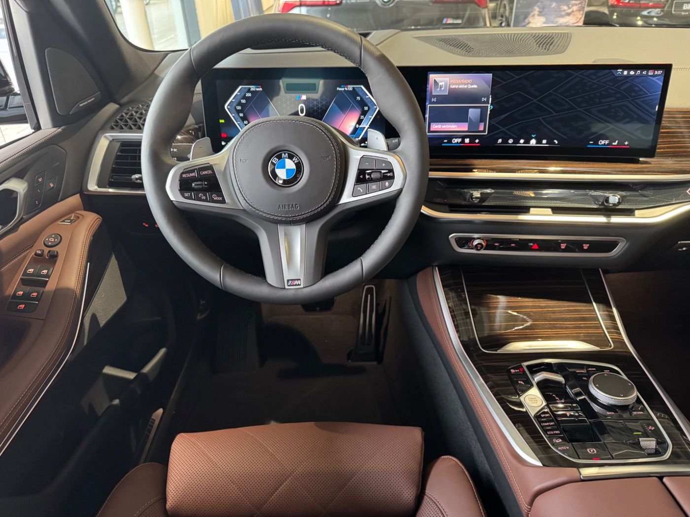 BMW X5 xDrive30d M-Sportpaket AHK/LuftFW/GSD/Int-AL