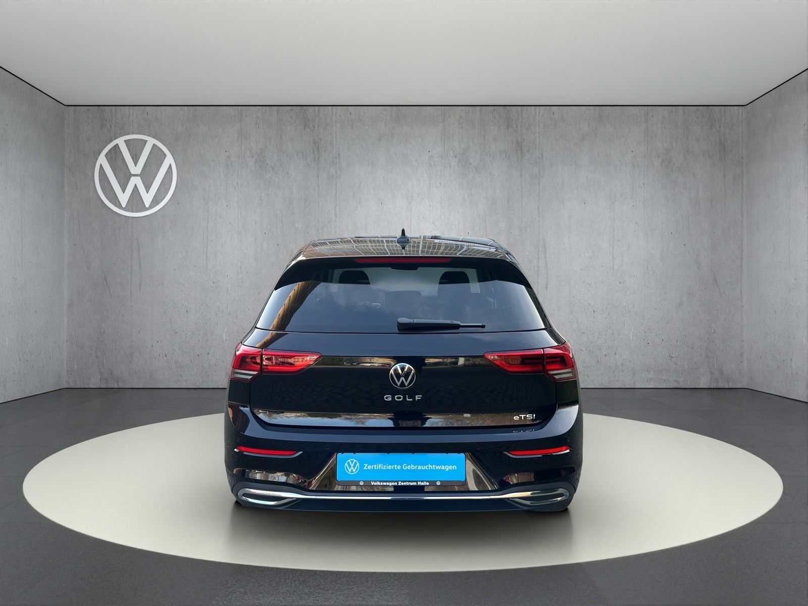 Volkswagen Golf VIII 1.5 eTSI Move - Samsaru's Car Outlet