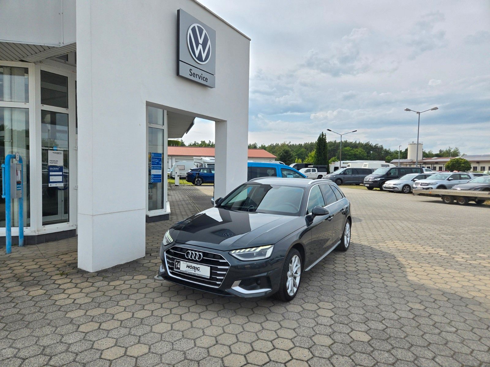 Audi A4 Avant 35 TFSI - Samsaru's Car Outlet