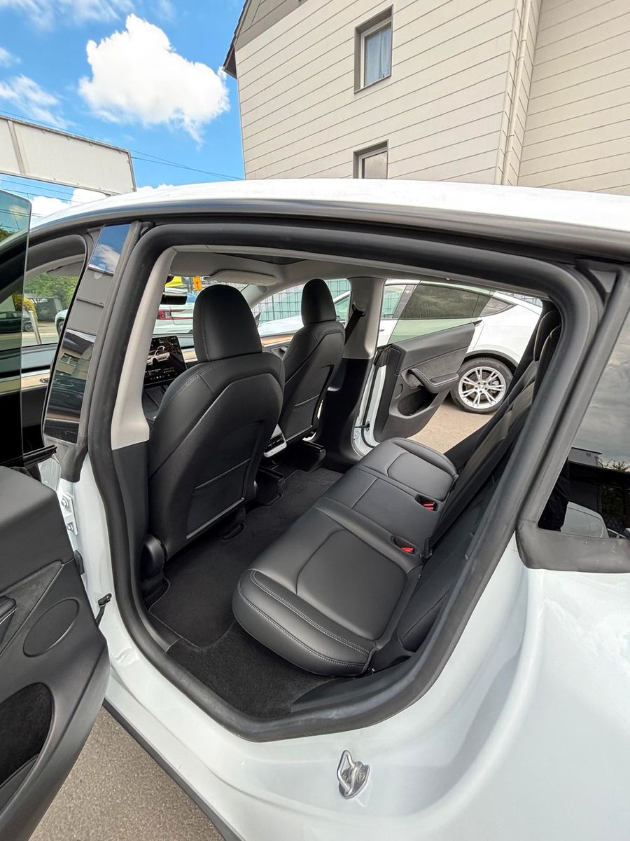 Tesla Model Y Long Range Dual AWD # +AHK # incl. MWST.