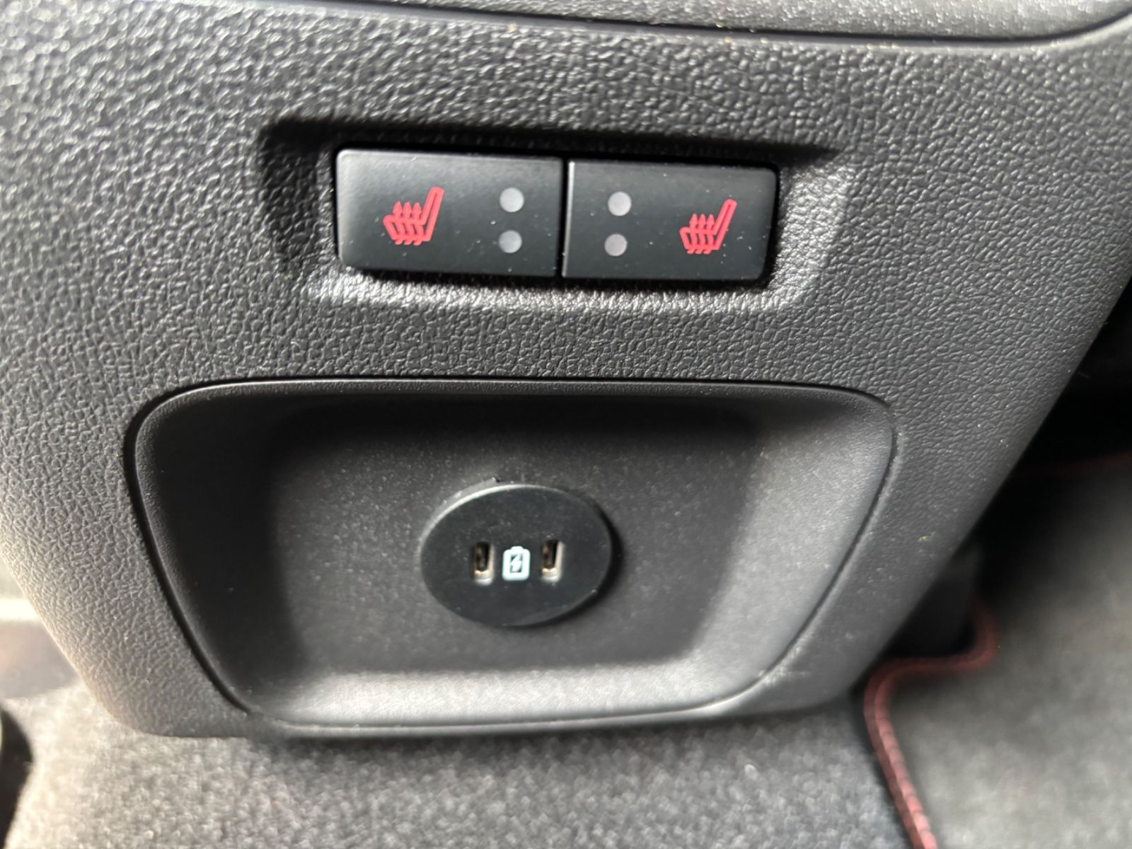 Ford Kuga Plug-In Hybrid ST-Line - Samsaru's Car Outlet