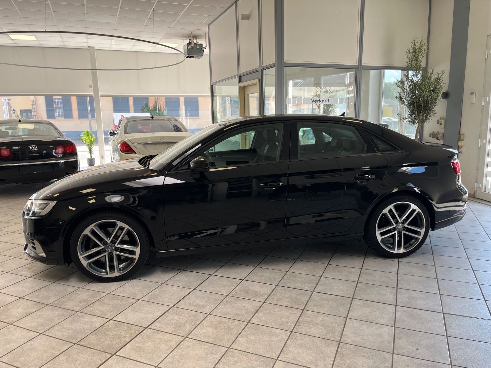 Audi A3 Lim. 40 TFSI Quattro S-Line Sport - Samsaru's Car Outlet