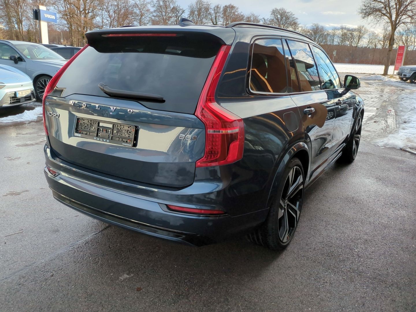Volvo XC90 Ultimate Dark B5 AWD HUD B&W Luftf Pano AHK