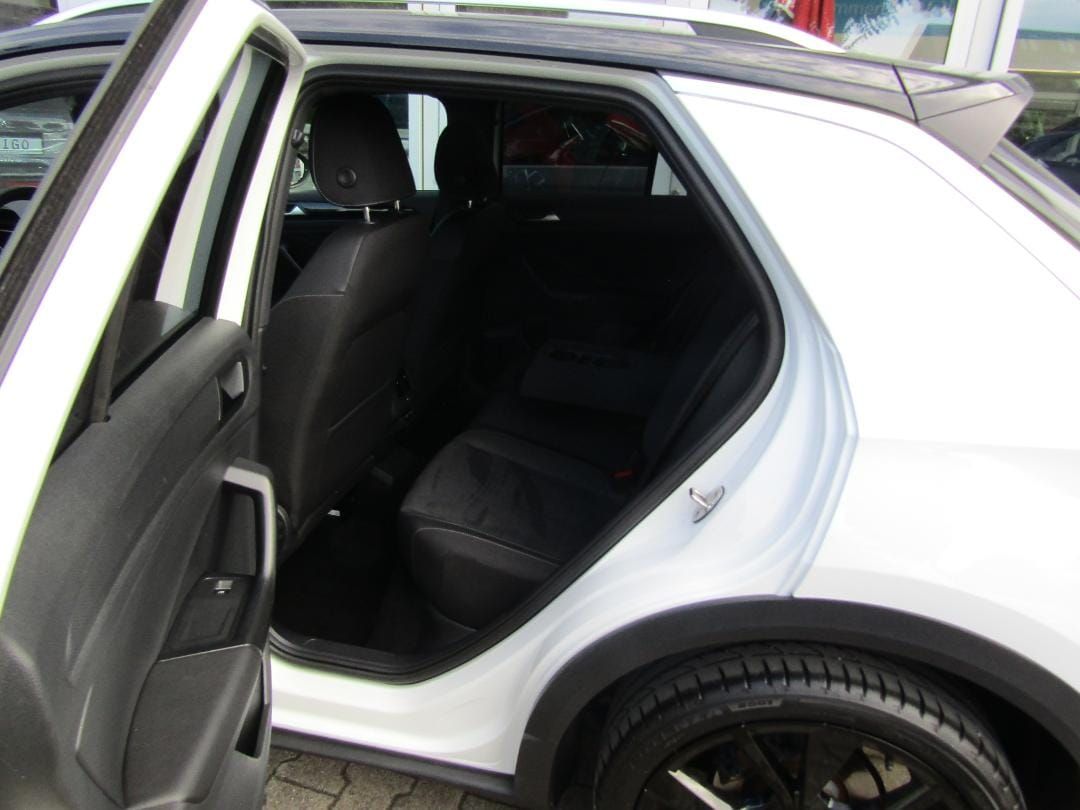 Volkswagen T-ROC R-Line 1.5 TSI DSG - Samsaru's Car Outlet