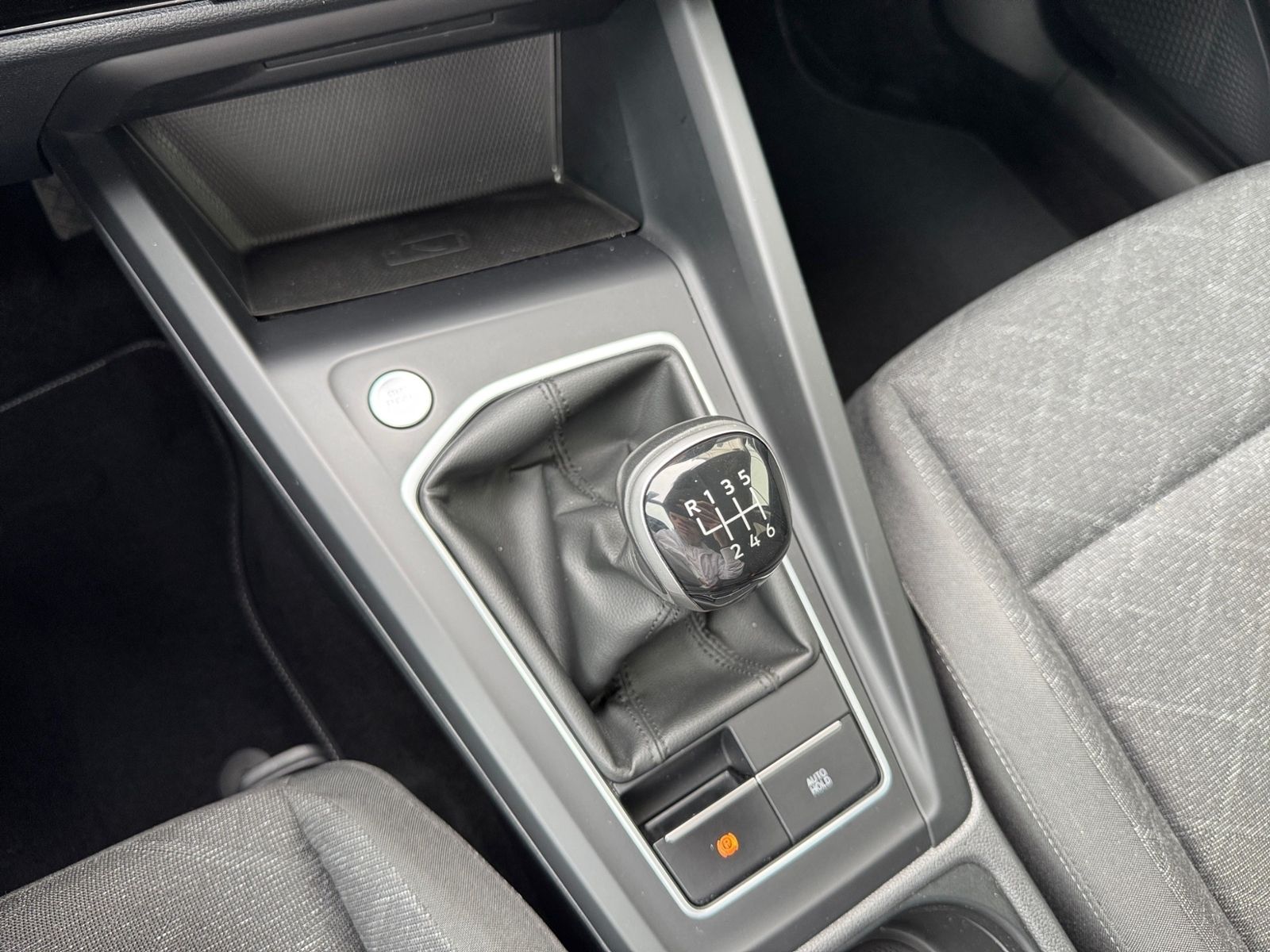 Volkswagen Golf VIII 1.5 TSI Life - Samsaru's Car Outlet