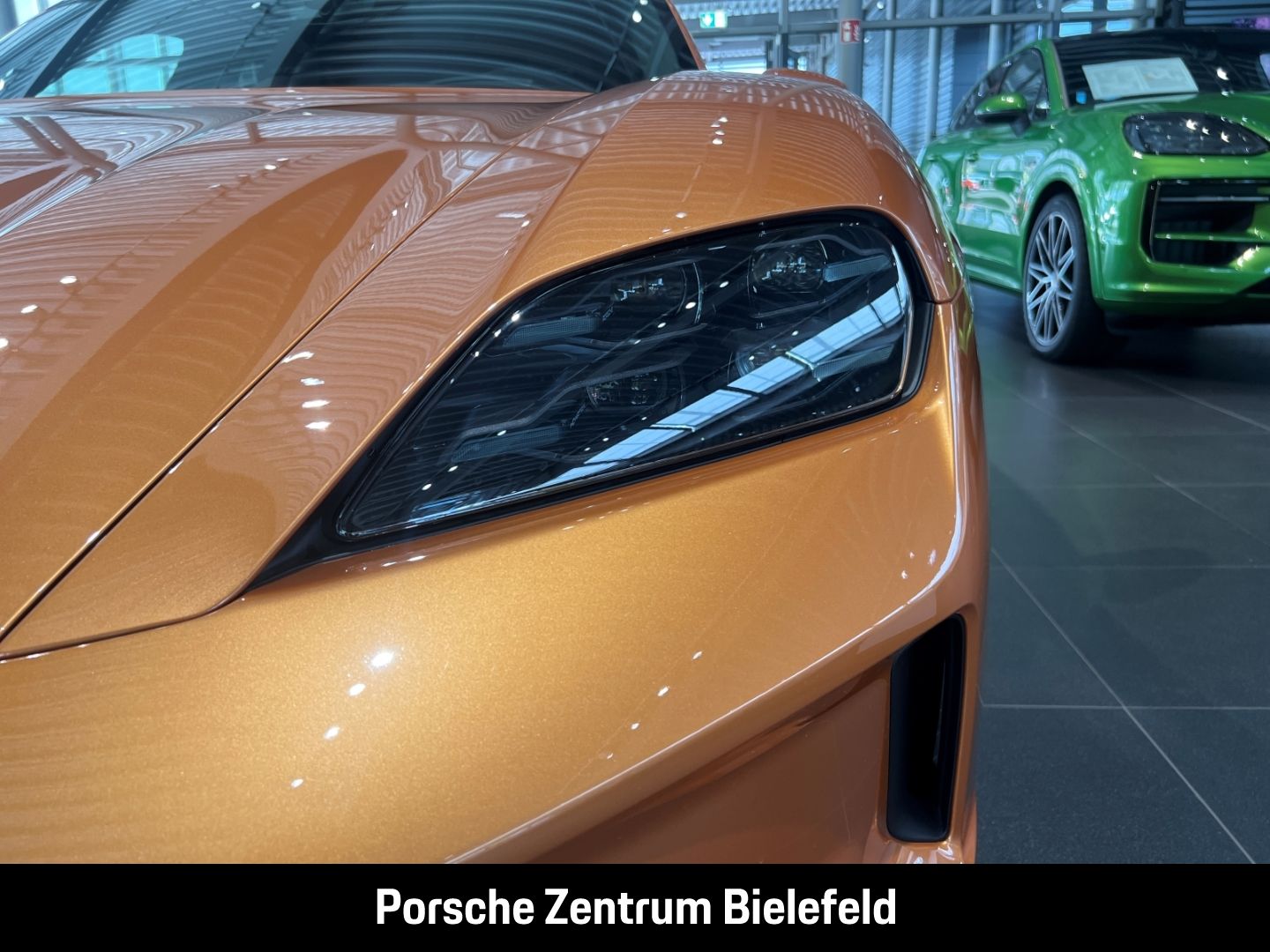 Porsche Taycan GTS Sport Turismo  Nordischgold Head-Up