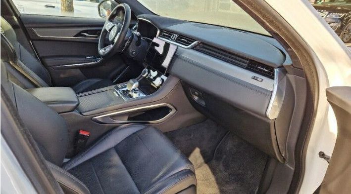 Jaguar SVR+PANO+MATRIX+22"+BLACK+ACC++AHK+DCC+360+AMBI+