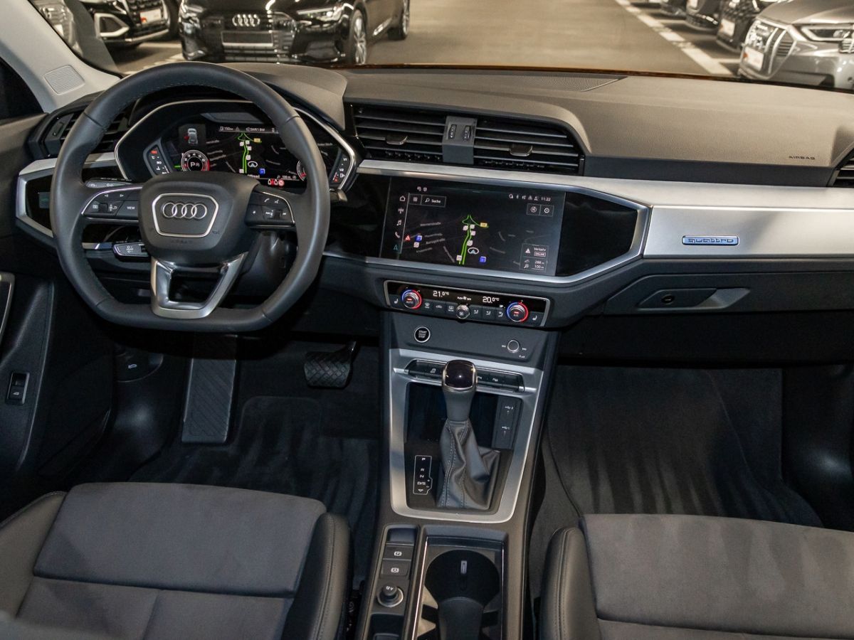 Audi Q3 40 TFSI quattro S tronic - Samsaru's Car Outlet