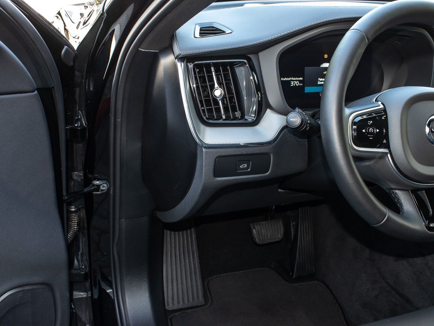 Volvo XC60 B5 (E6d) Ultra Black Edition 360 3xKLIMA LM