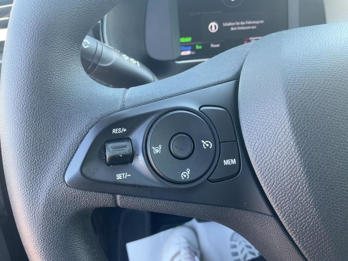 Opel Corsa-e - Samsaru's Car Outlet