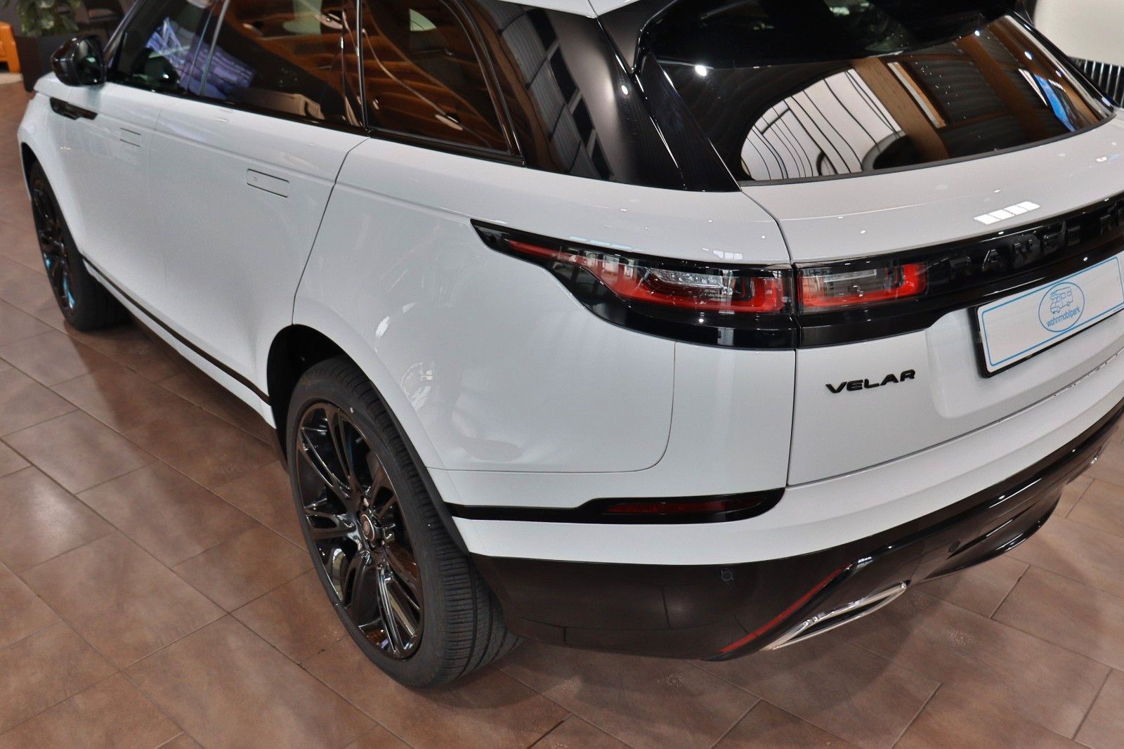 Range Rover Velar 300 R-Dynamic SE - Samsaru's Car Outlet