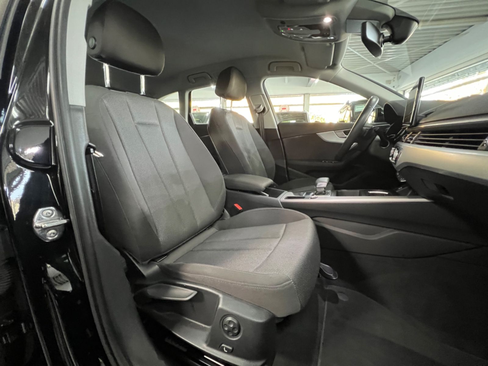 Audi A4 Avant 35 TDI S line - Samsaru's Car Outlet