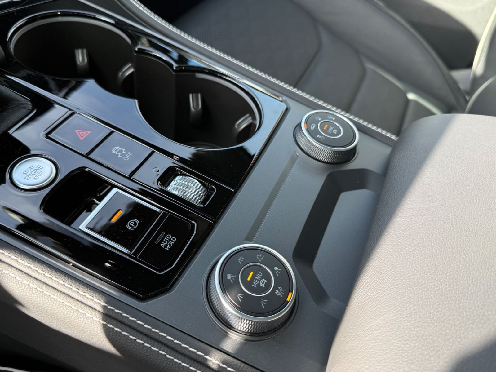 Volkswagen Touareg TDI Luft ACC Stdhzg AHK Pano Allradlenk