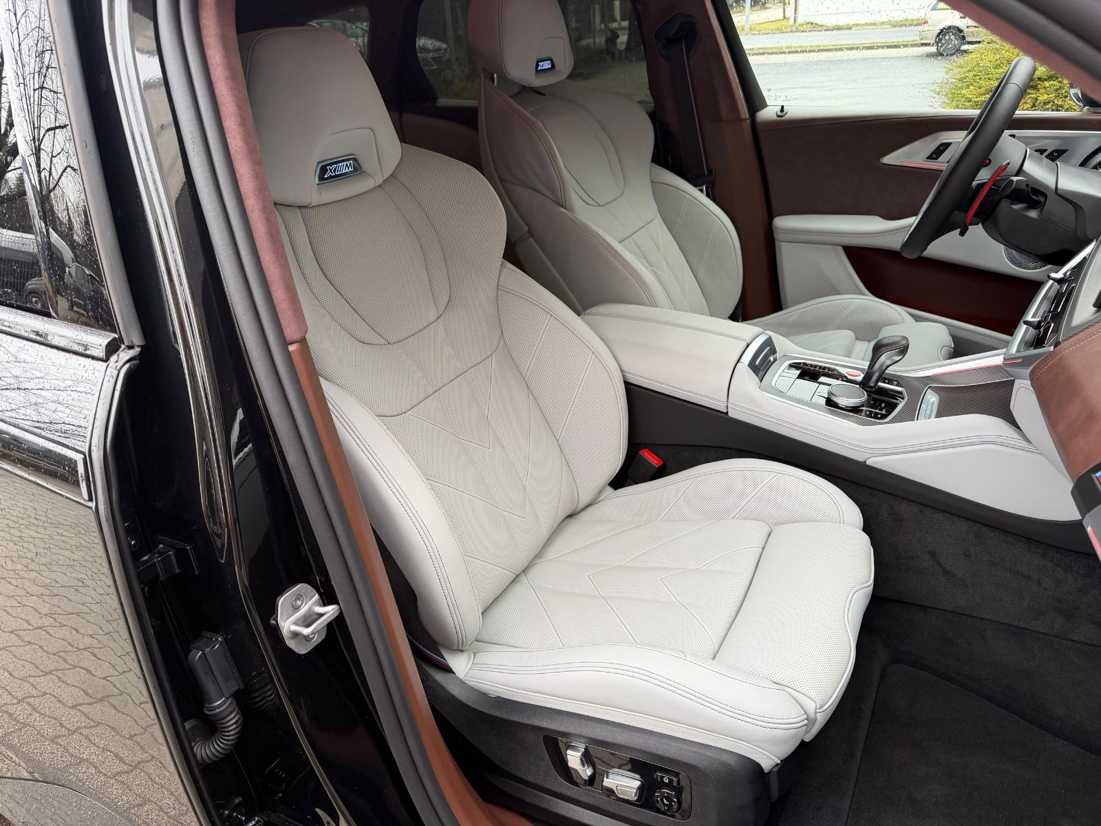 BMW XM 50e MASSAGE.SOFTCL.B&W.DR.ASS.PRO.AHK.360°